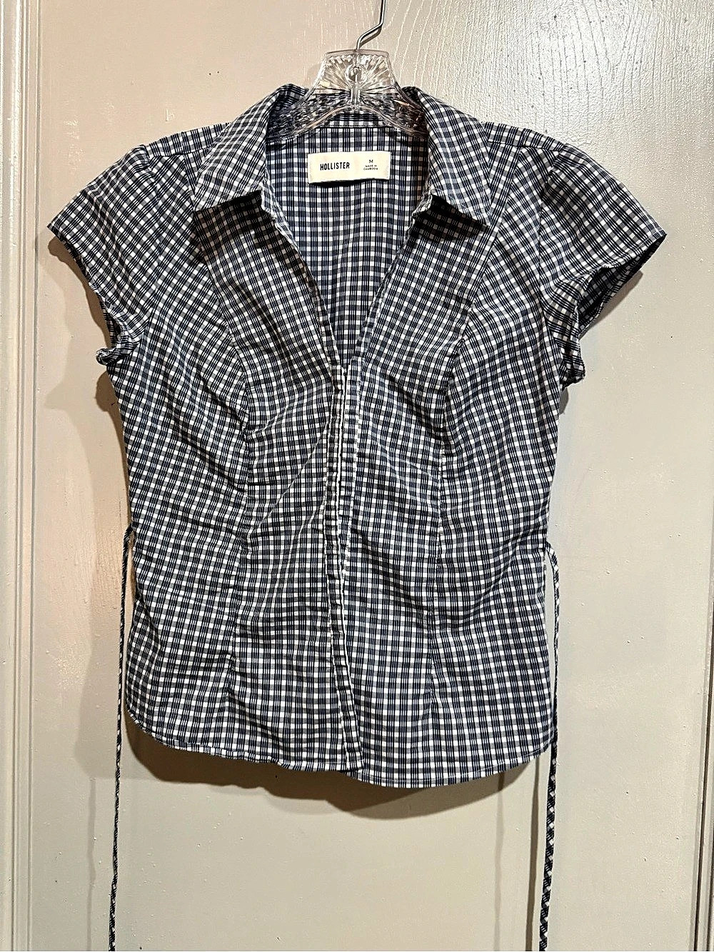 Hollister Gingham Tie-Waist Blouse in Blue & White Size Medium
